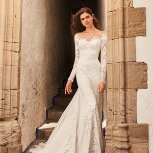 NEW PRONOVIAS WEDDING GOWN